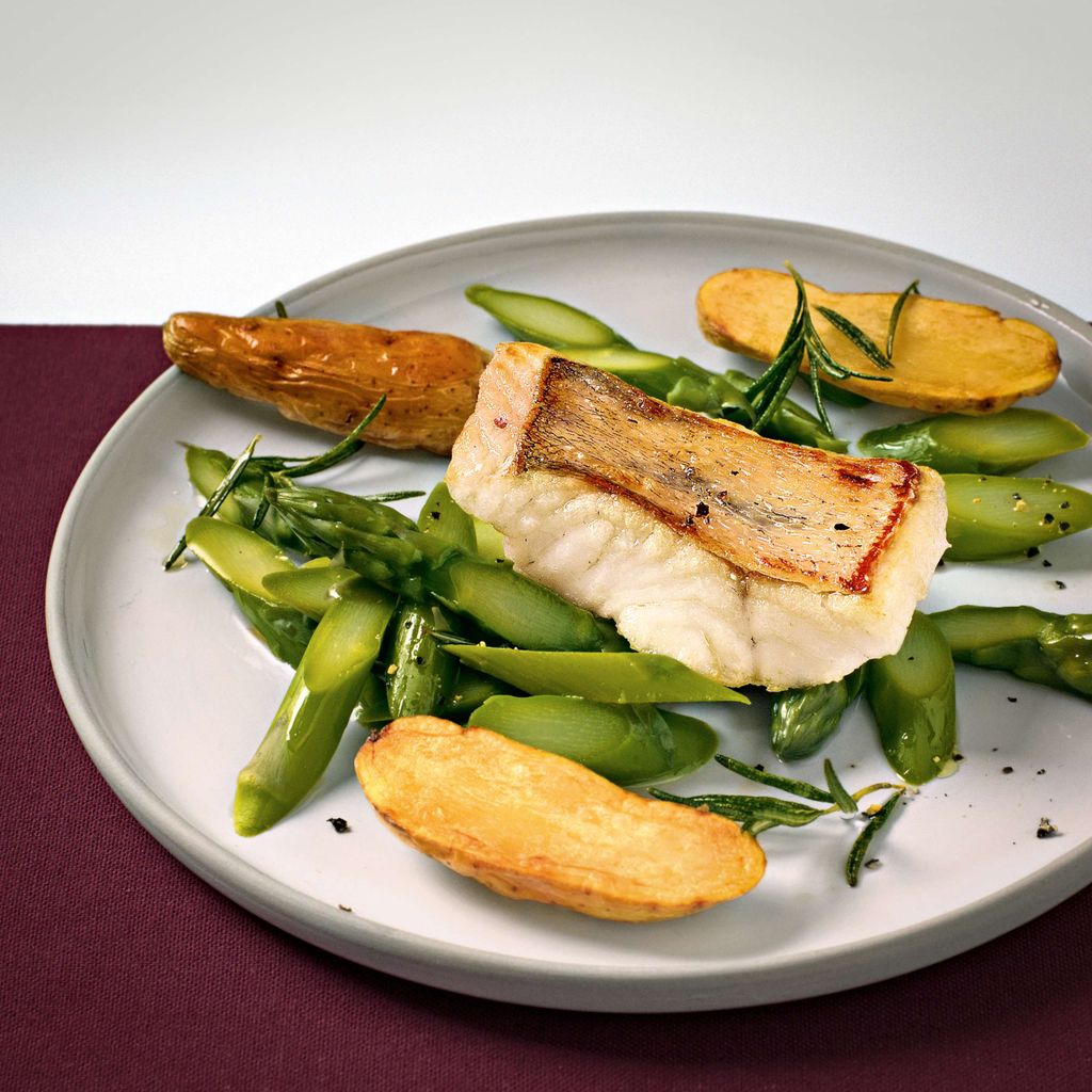 Gebratener Spargel mit Zander